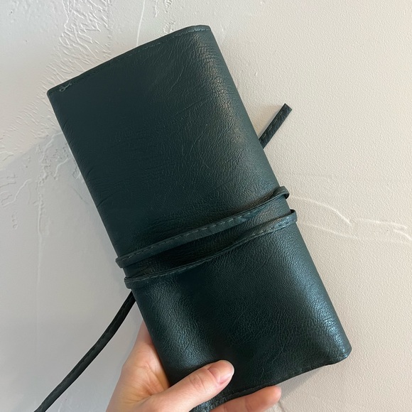 La Mer leather brush case - Picture 2 of 4